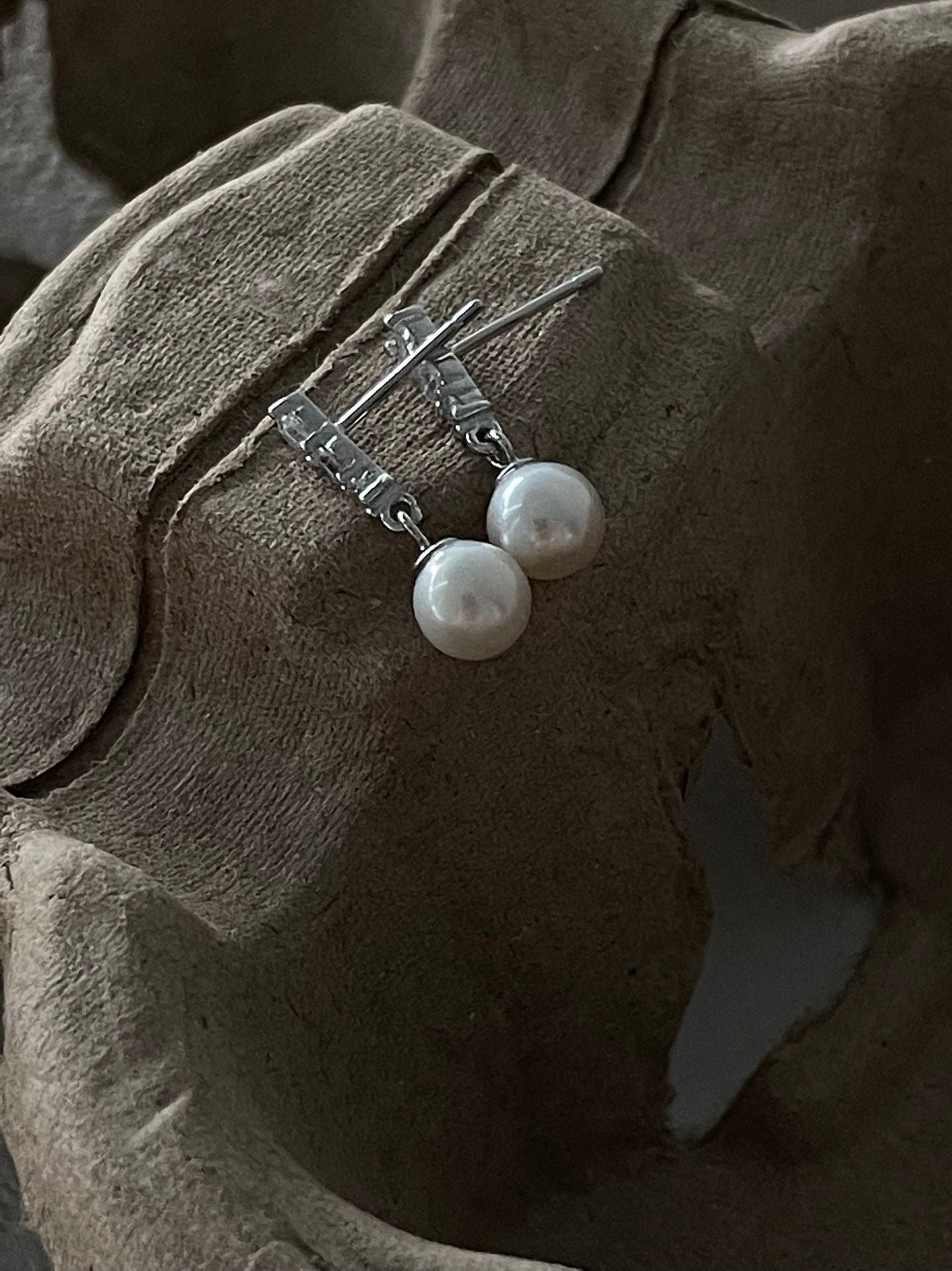 Clara Pearl Earrings