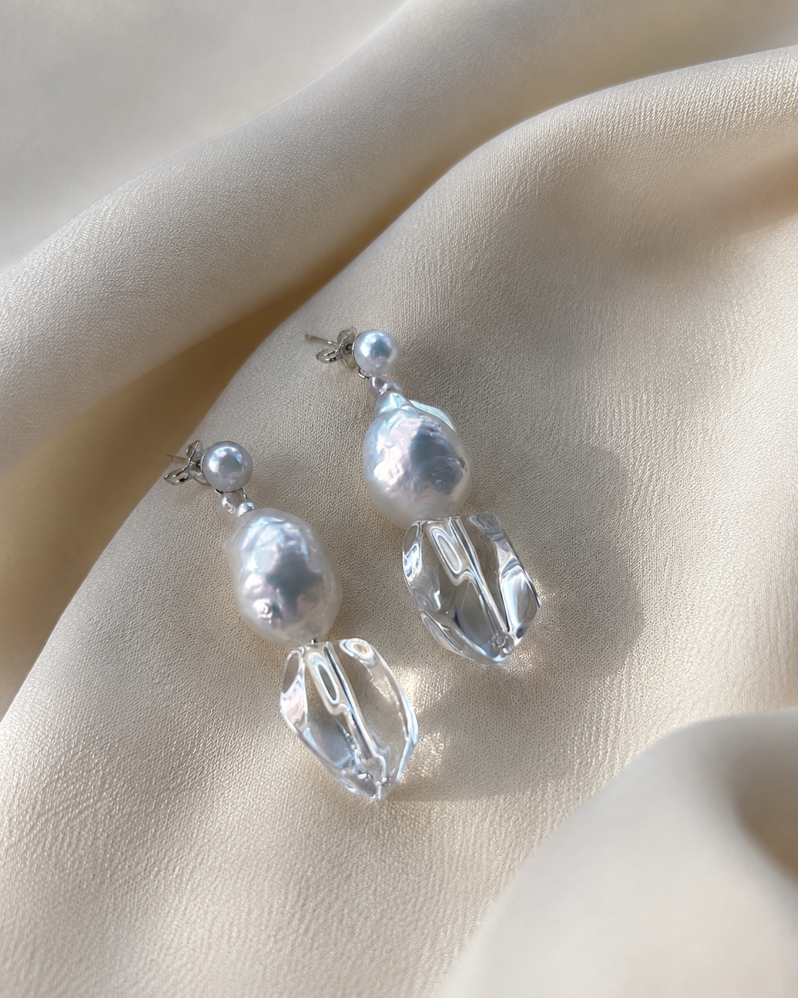 Lumière Pearl Crystal Earrings