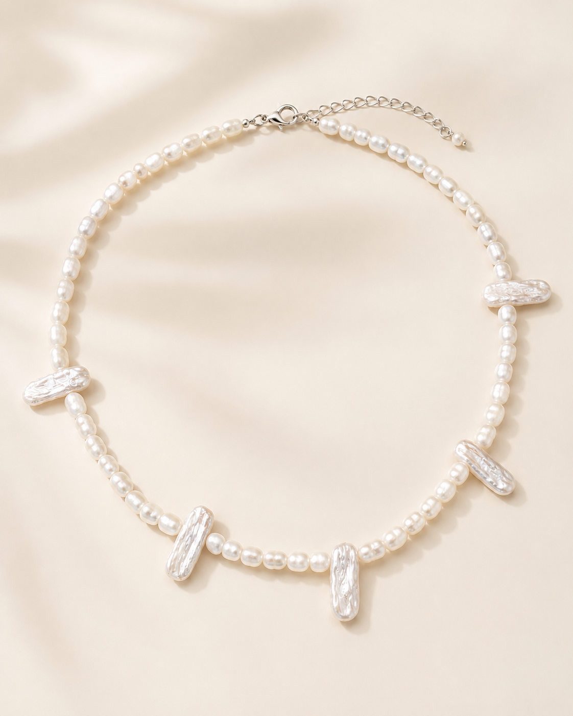 Élise Pearl Necklace
