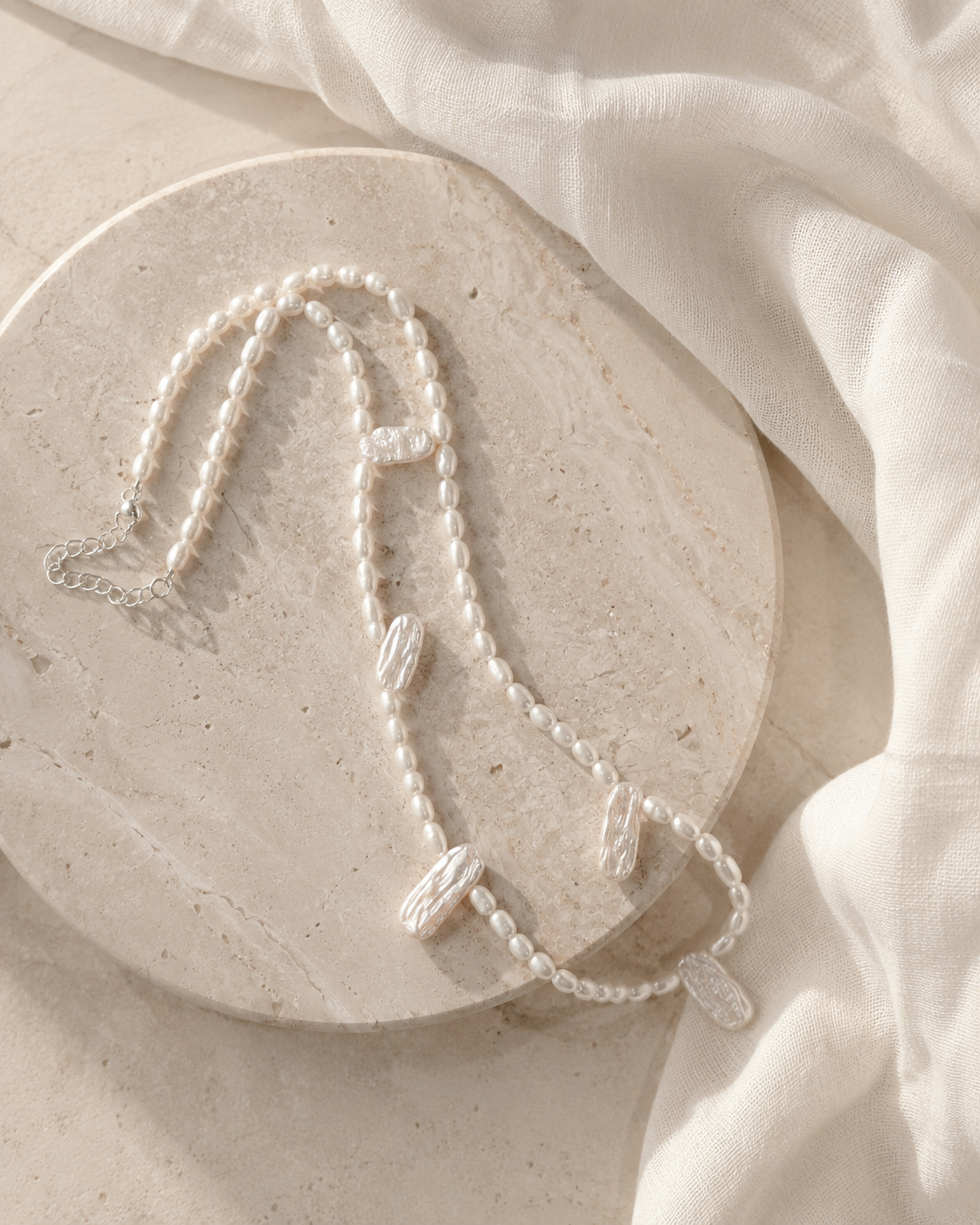 Élise Pearl Necklace