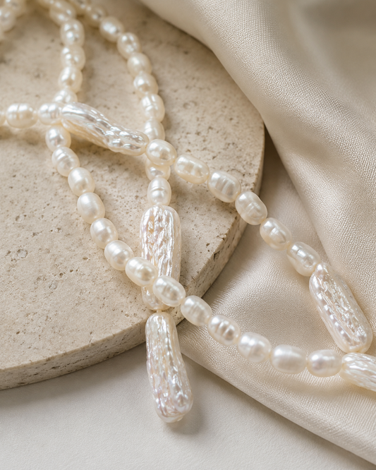 Élise Pearl Necklace