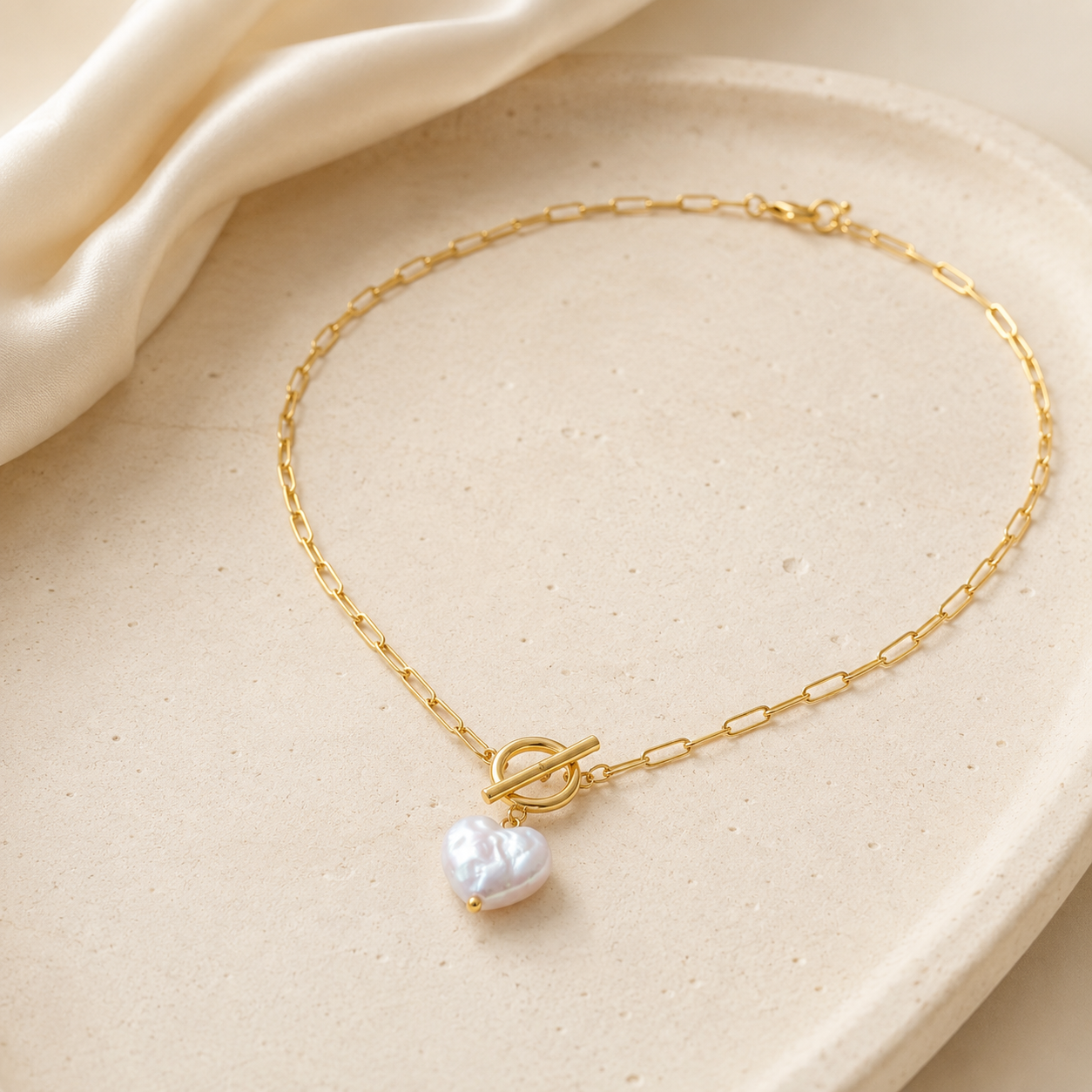 Amour Pearl Necklace