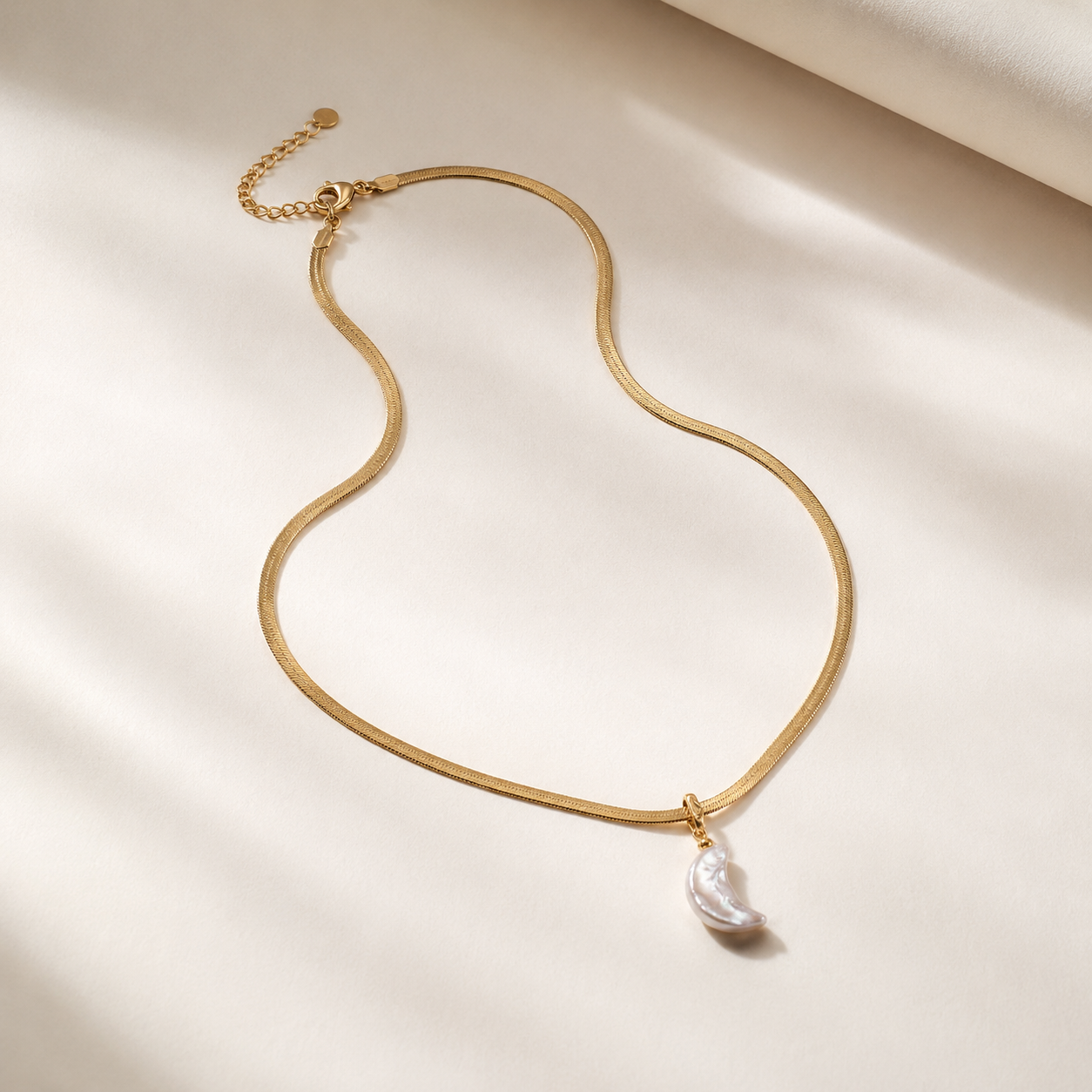 Lune Pearl Necklace