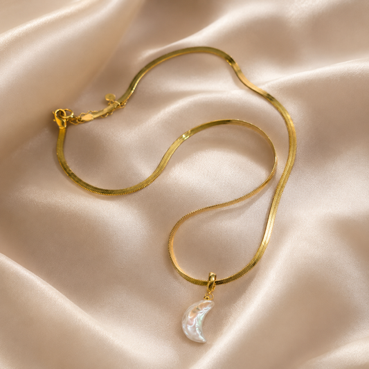 Lune Pearl Necklace