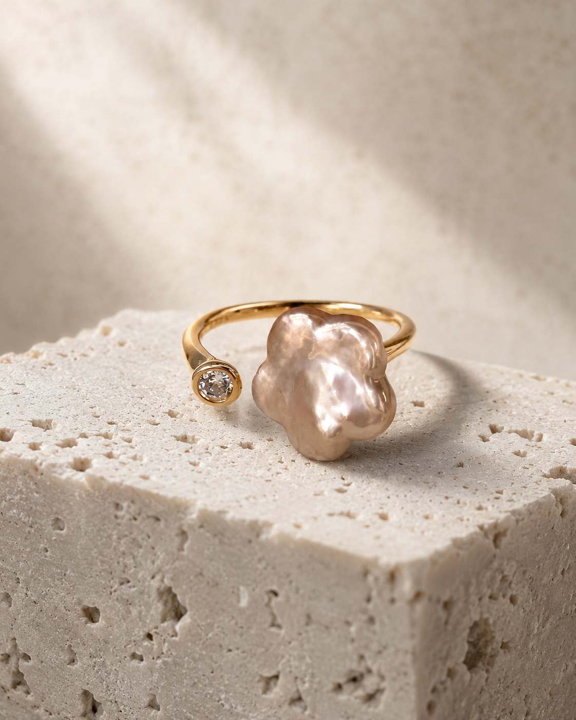 Fleur de Lune Pearl Ring
