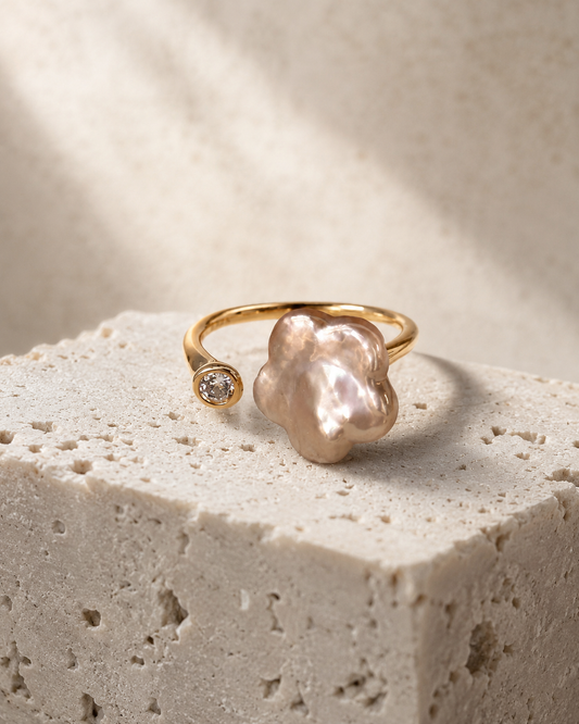 Fleur de Lune Pearl Ring
