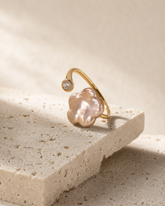 Fleur de Lune Pearl Ring