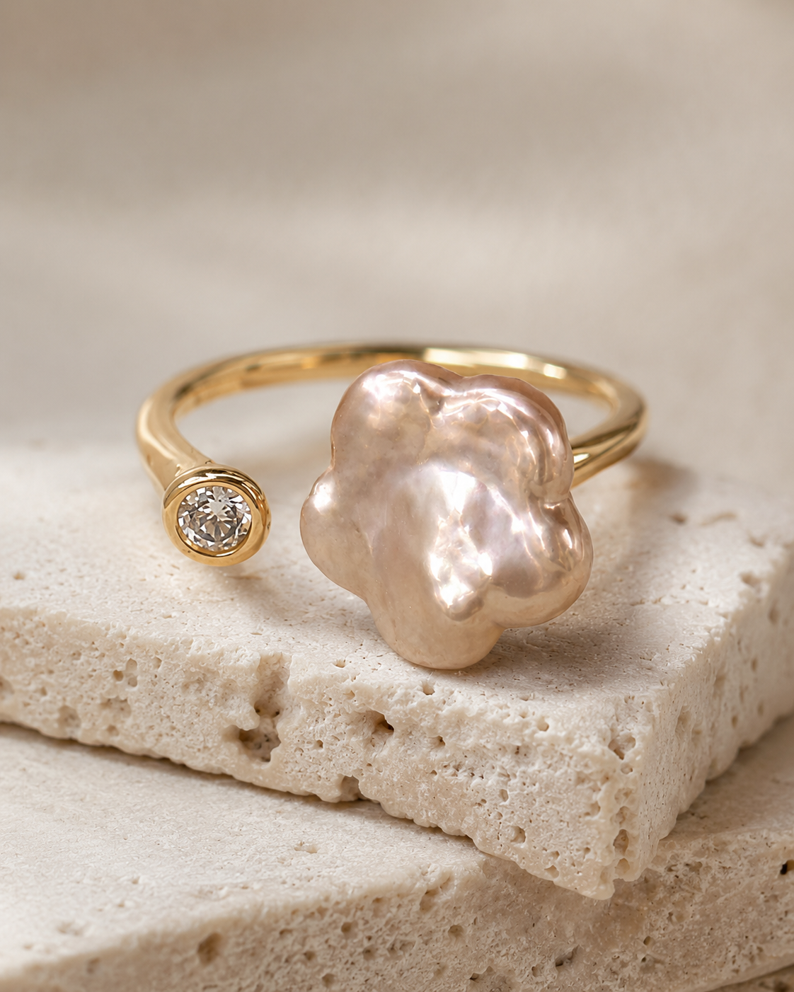 Fleur de Lune Pearl Ring