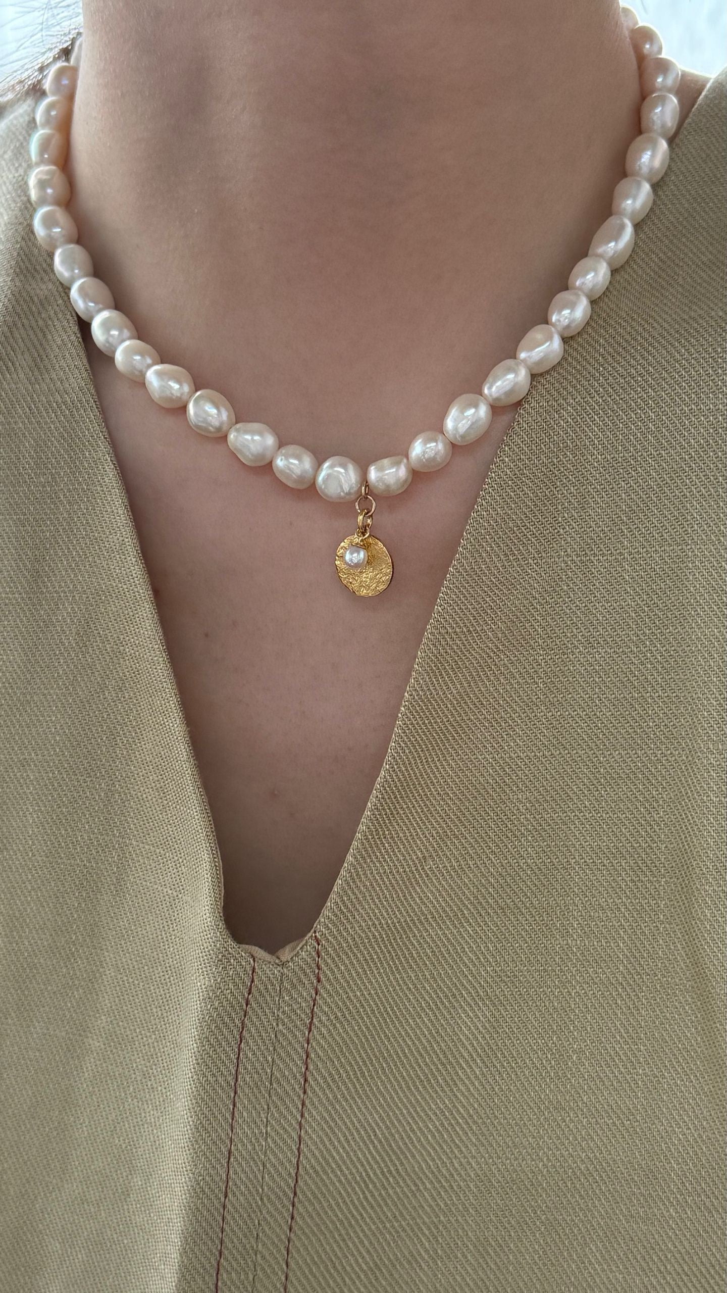 Camille Pearl Choker